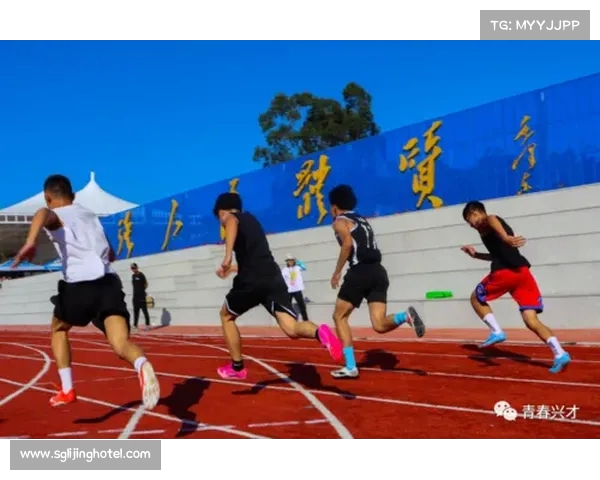禁区混战掀起高潮 热血对抗重塑足球赛场新风貌 禁区混战掀起高潮 热血对抗重塑足球赛场新风貌
